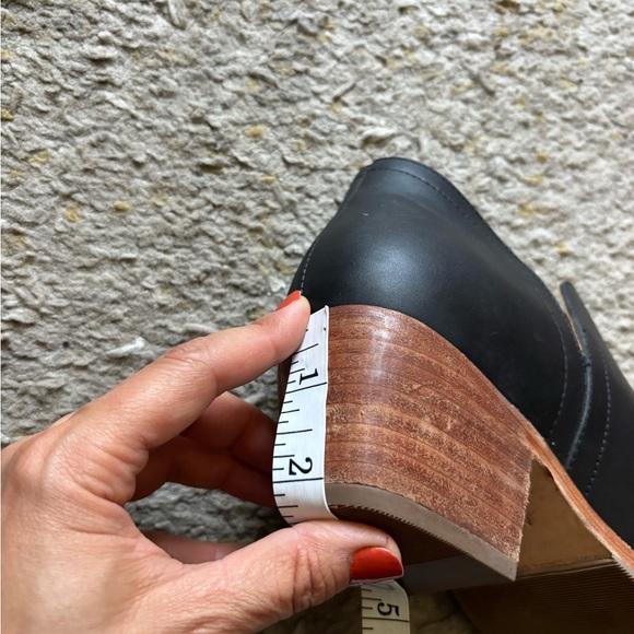 Nisolo Leather Pointed Toe Booties Size 8 - Picture 6 of 7